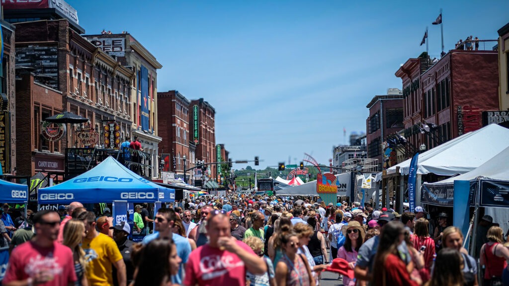 Bradway, Nashville, TN. Hot summer day